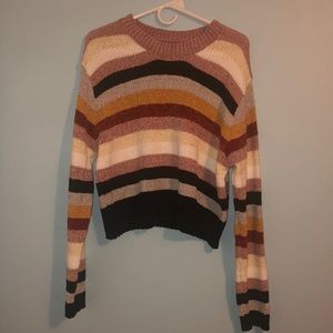 Super soft sweater. Picture 3 shows softness!